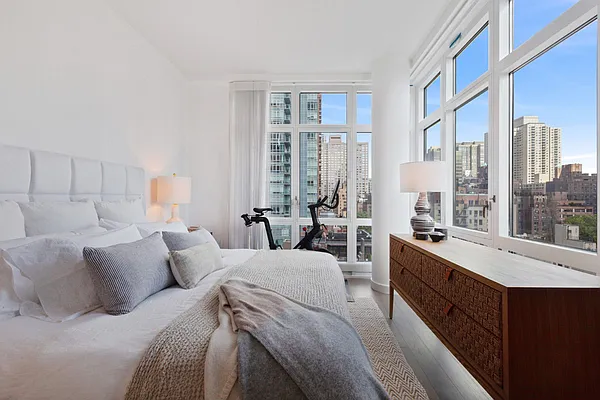 Rented by Keller Williams NYC | media 14