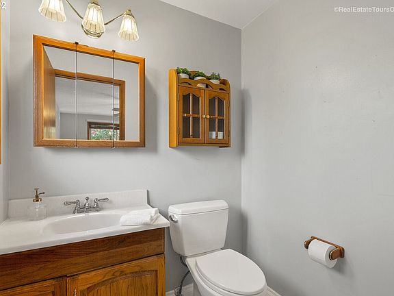 4th image of 10912 SE 52nd Ave
