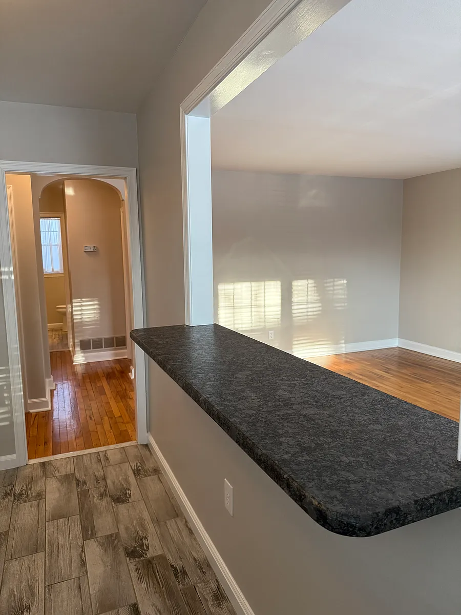 Building Photo - 500 E Lancaster Ave #117A
