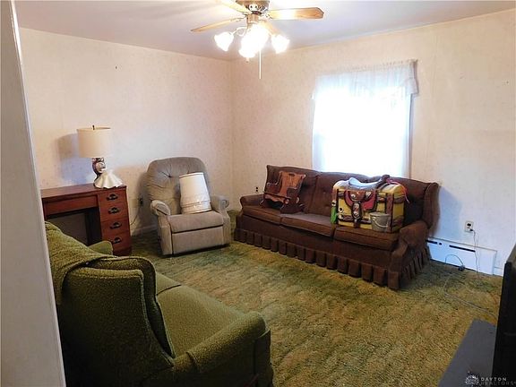 3rd image of 6961 Woodlane Dr