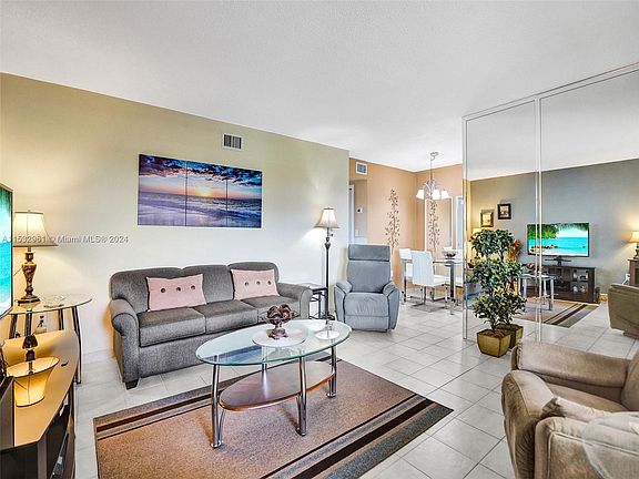 3rd image of 17001 NE 13th Ave APT 207