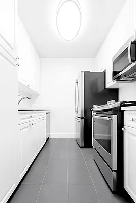 Rented by Olnick Organization | media 19