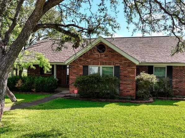 220 W LAKECREST Drive, Bluffton, TX 78607