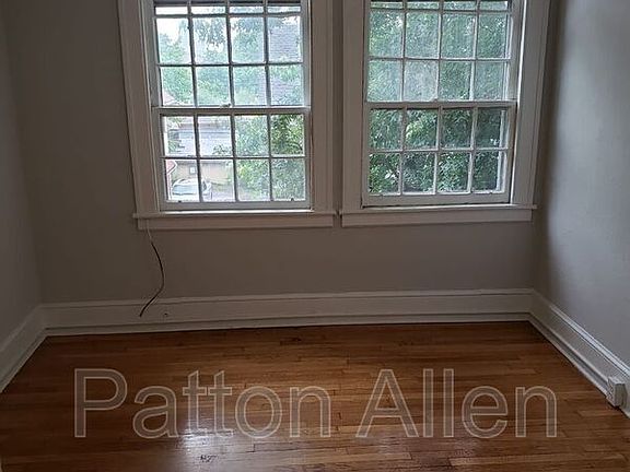 4th image of 116 E Chestnut St APT 25