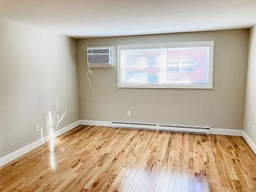 North East Apartment Community — Photo 4