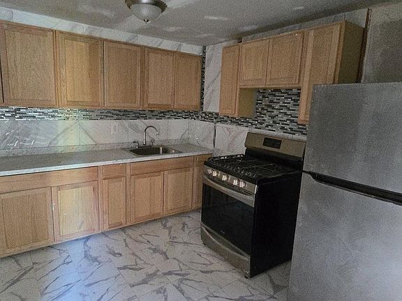 2nd image of 1410 Pennington Rd