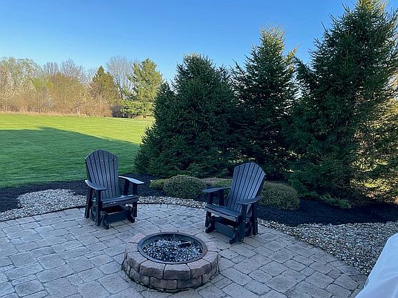 4th image of 3675 Windsong Dr