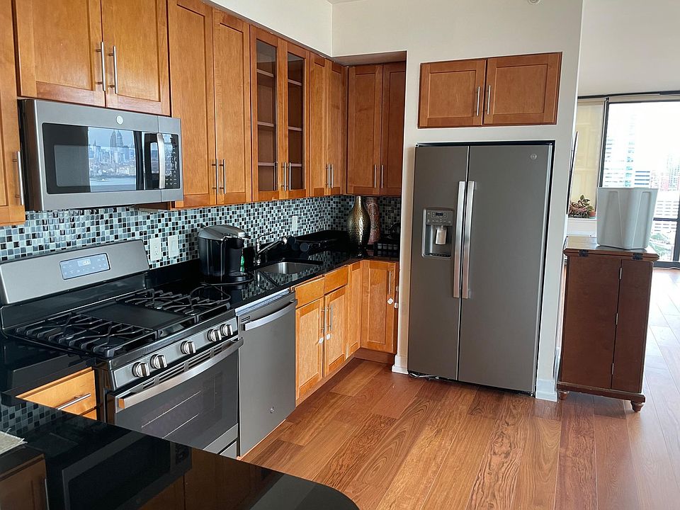 2nd image of 389 Washington St APT 30F
