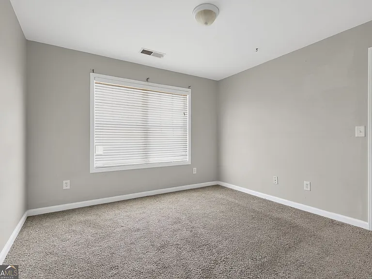 1136 Mason Lee Ave — Photo 12