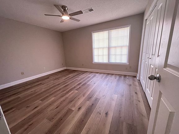 4th image of 139 Forest Pl