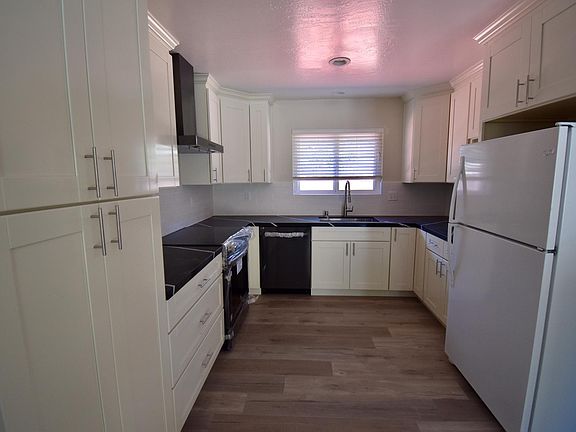 3rd image of 1359 Kingfisher Way #1