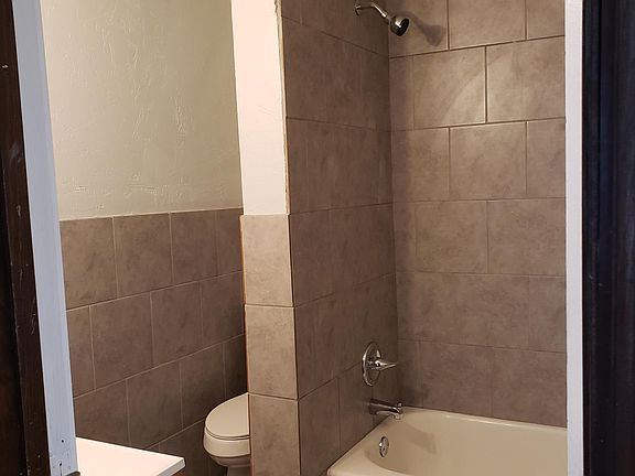 3rd image of 3807 NE 12th Ave