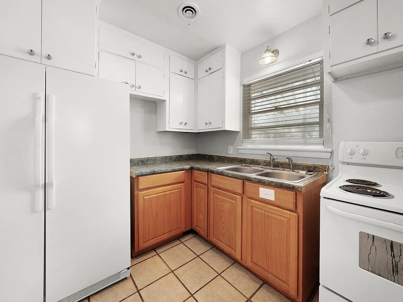 Studio, 600 sqft, $550 — Photo 2
