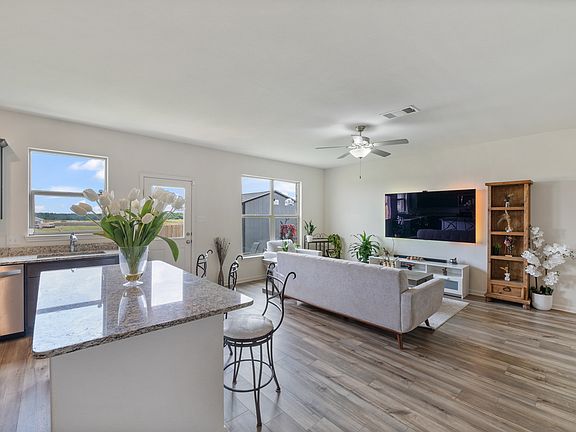 4th image of 408 Micah Ln