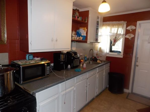 wichita-kansas-443846070 picture