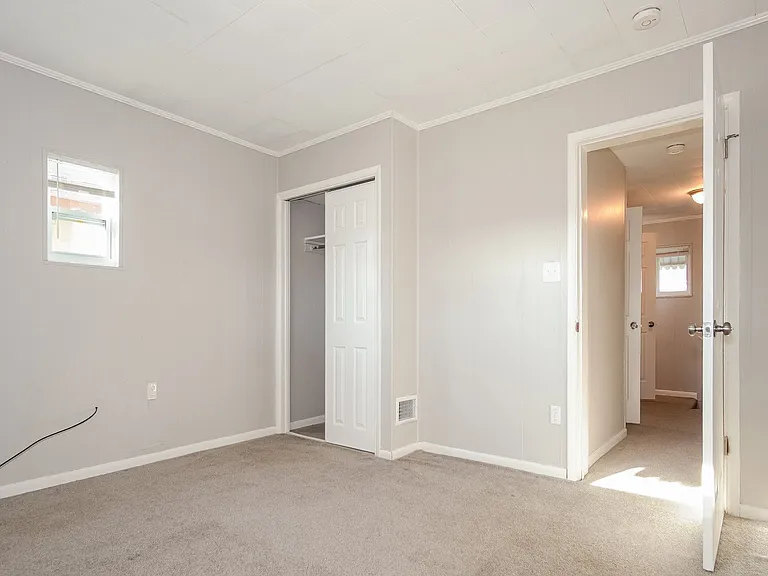 516892_023_main_bedroom_13323266.jpg