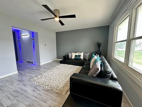 4th image of 2118 Nebraska St APT 14