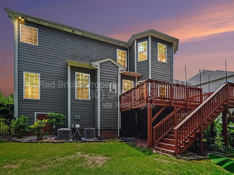 655 Brookhaven Dr — Photo 32