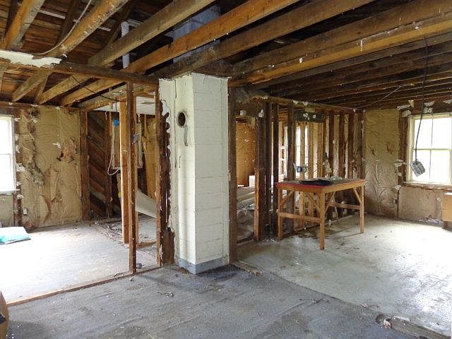 2nd image of 75 Sharp Hill Ln