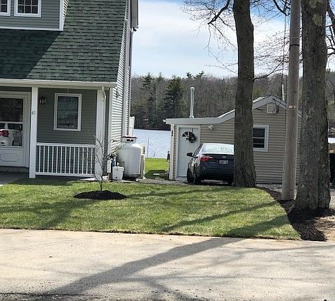 39A Beige cottage St side