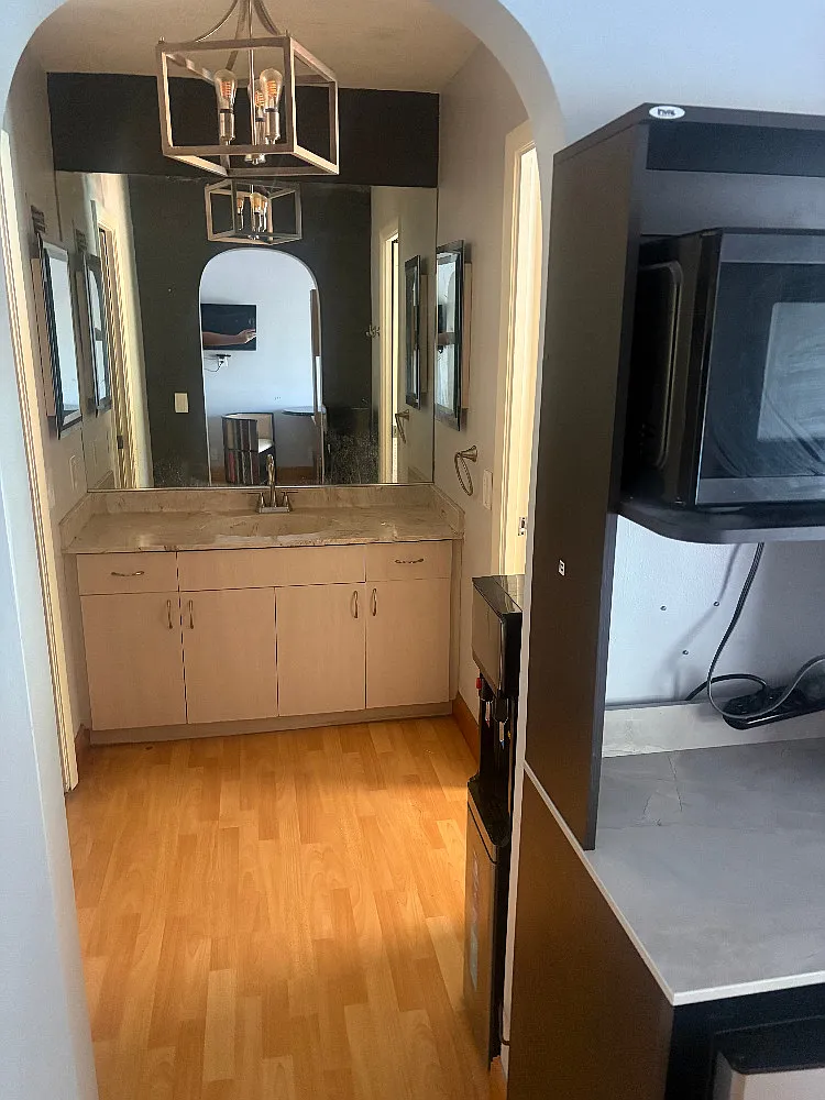 1 bed, 700 sqft, $1,852 — Photo 2