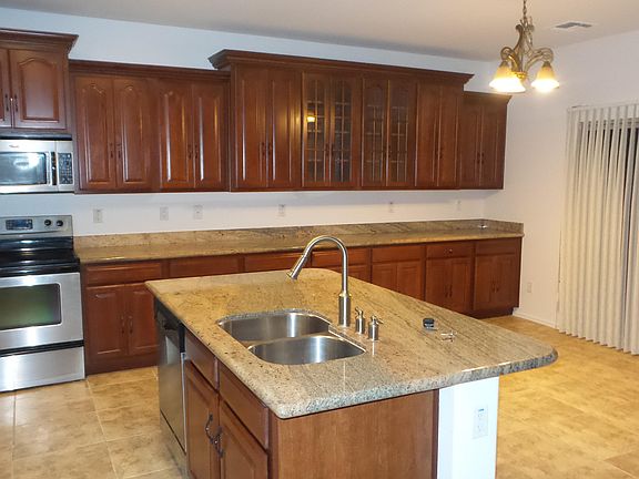 3rd image of 7025 W Sophie Ln