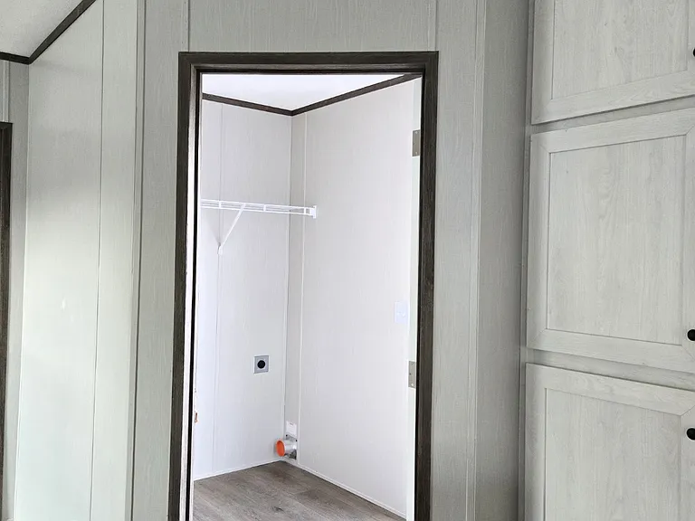 1208 Orient Ave — Photo 10