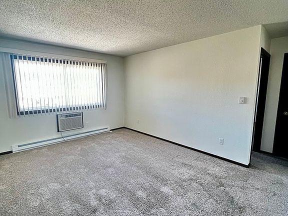 2nd image of 904 Park St APT 5