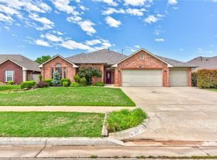 1512 Kestrel Ct, Norman, OK 73071