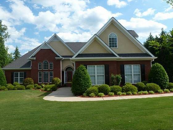 1st image of 870 White Oak Dr