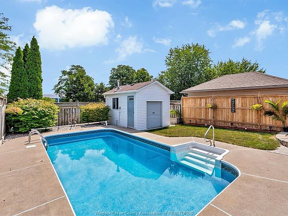 5th image of 12589 Horwood Cres