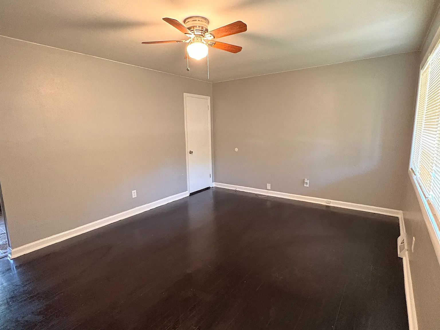 214 Coburg Dr — Photo 4