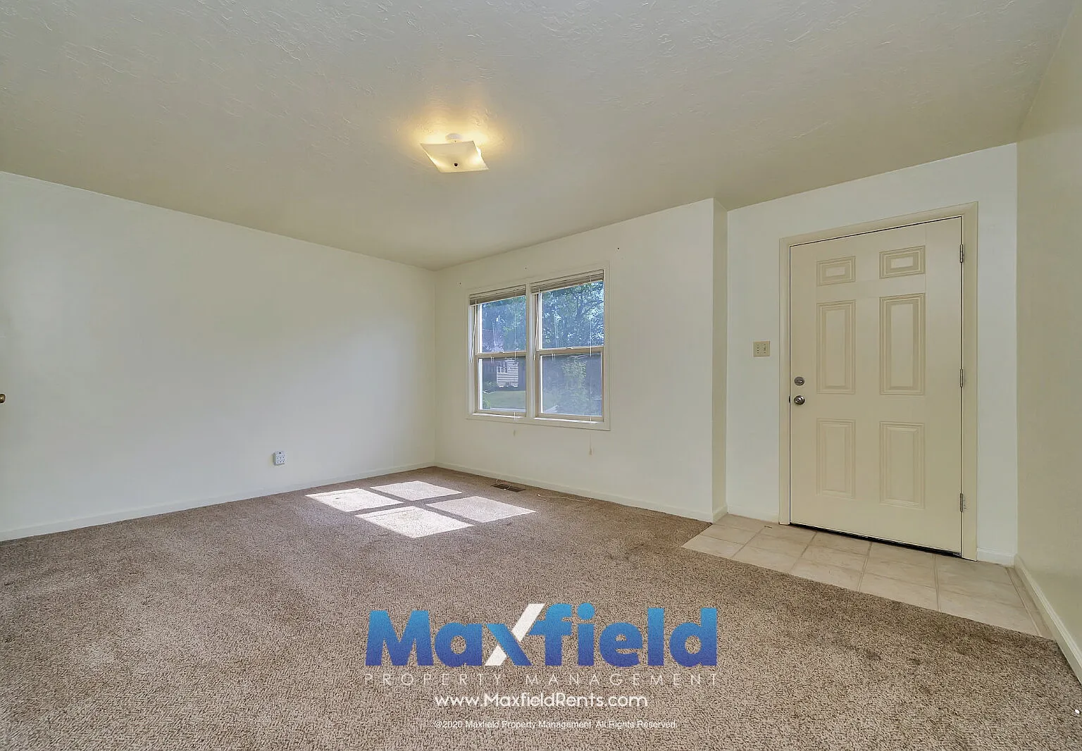 2 bed, 1.0 bath, 1570 sqft, $1,700 — Photo 2