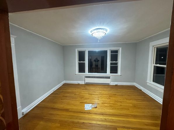 77 Thompson Ave FLOOR 2