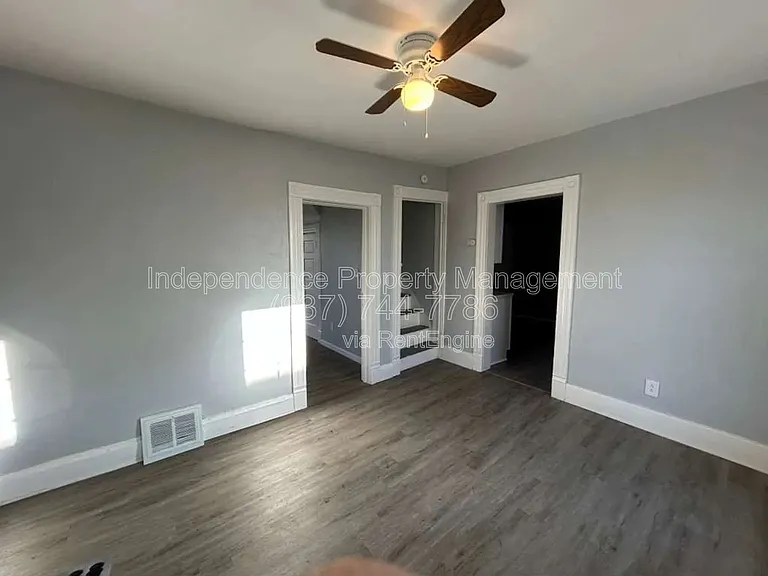 200 E 31st St — Photo 16