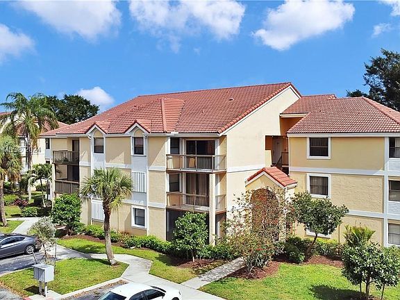 2nd image of 5761 Riverside Dr #205B4