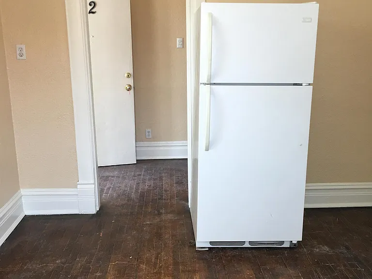 3419 La Luz Ave #2 — Photo 6