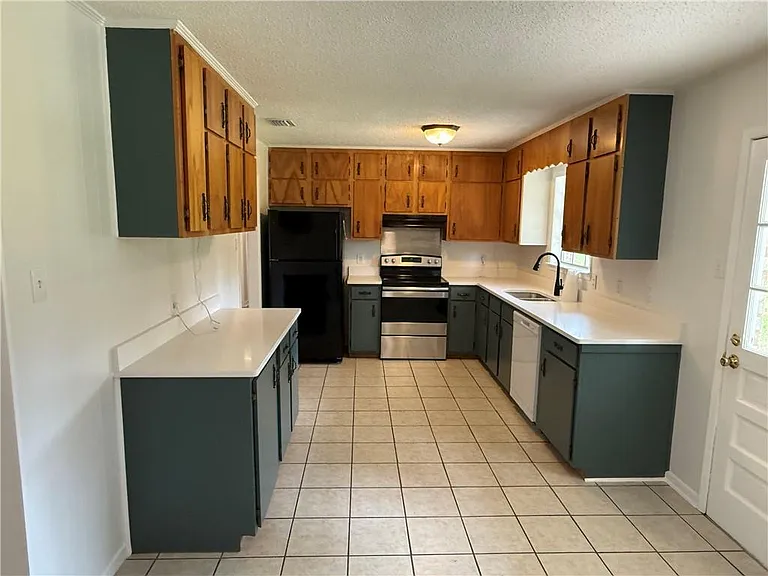 7662 Simmons Dr — Photo 9