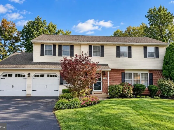 221 Jade Dr, Hatfield, PA 19440