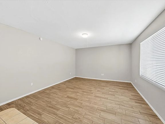 2nd image of 3713 W Barnes Ln
