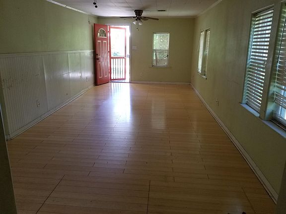 5th image of 403 S Johnson Ave