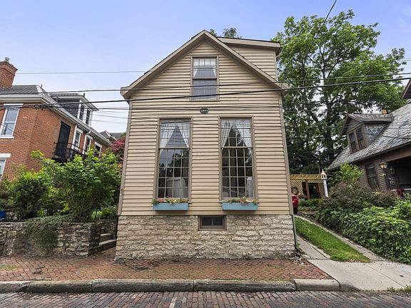 3rd image of 43 E Beck St