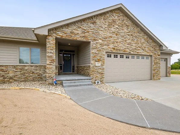 272 Driftwood Ln, Ashland, NE 68003