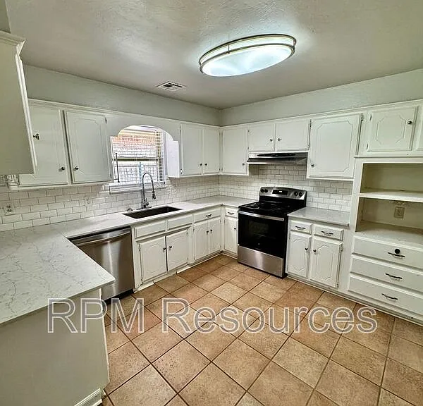 1420 NE 1st St — Photo 10