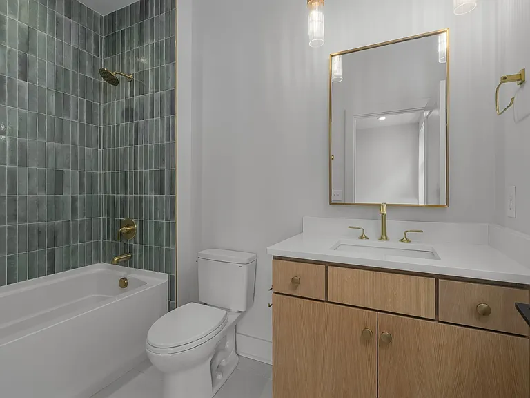 2305 Eastland Ave #E — Photo 24