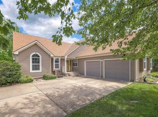 701 16th Ave S, Greenwood, MO 64034
