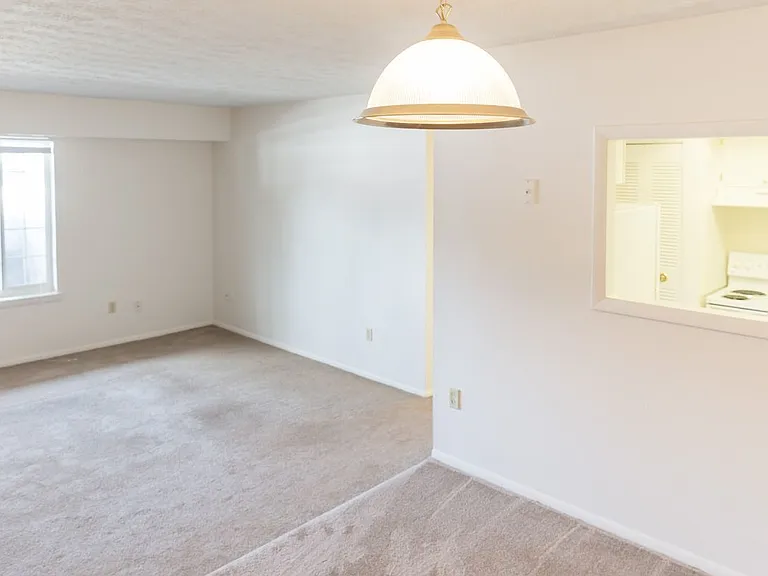 Windsor Gardens Apartments — Photo 20