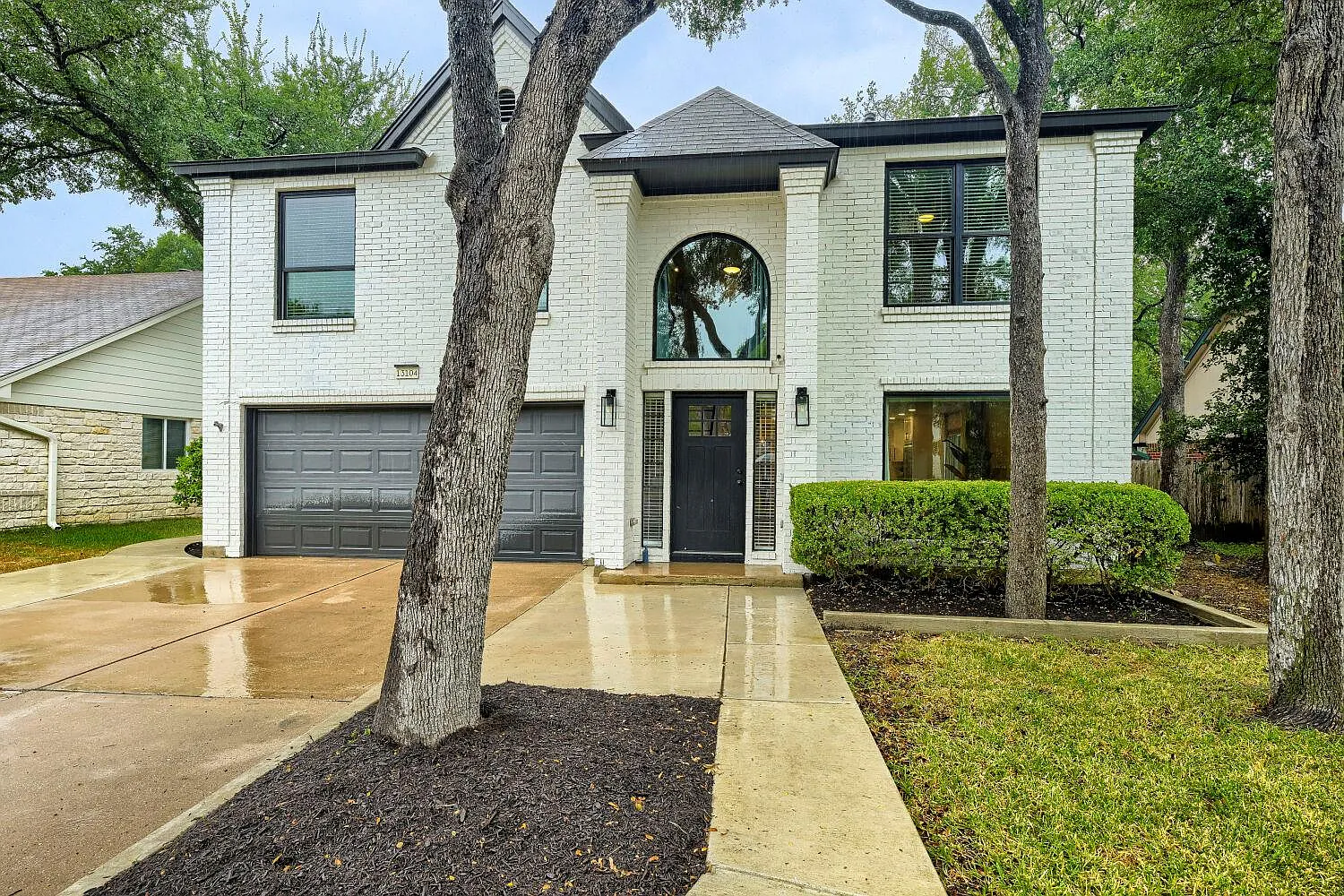 4 bed, 2.5 bath, 2547 sqft, $3,150 — Photo 1