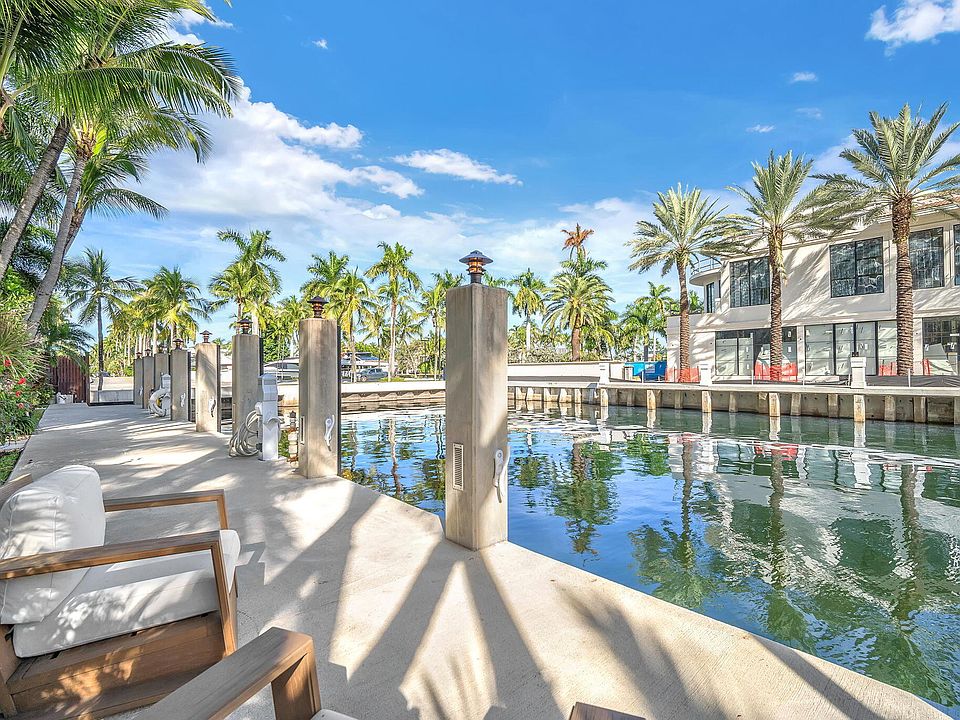 1st image of 302 Coral Way