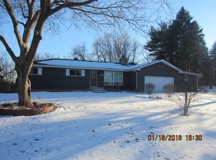 38W641 Hilltop Dr, St Charles, IL 60175